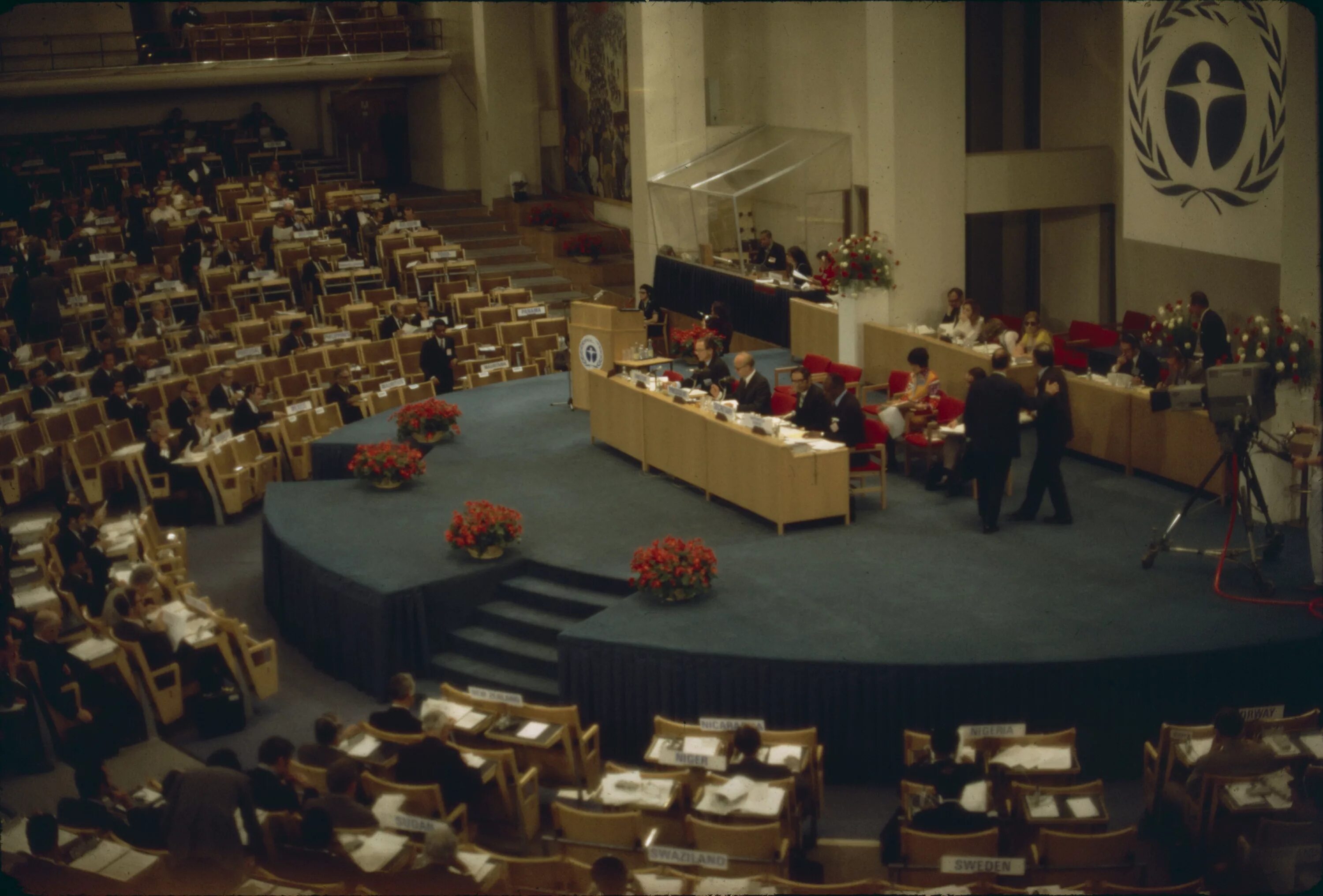 стокгольмская конференция оон 1972 г. конференция оон по охране окружающей среды стокгольм. конференция оон по охране окружающей среды стокгольм. первая всемирная конференция по окружающей среде стокгольм 1972. конференция оон по охране окружающей среды стокгольм.