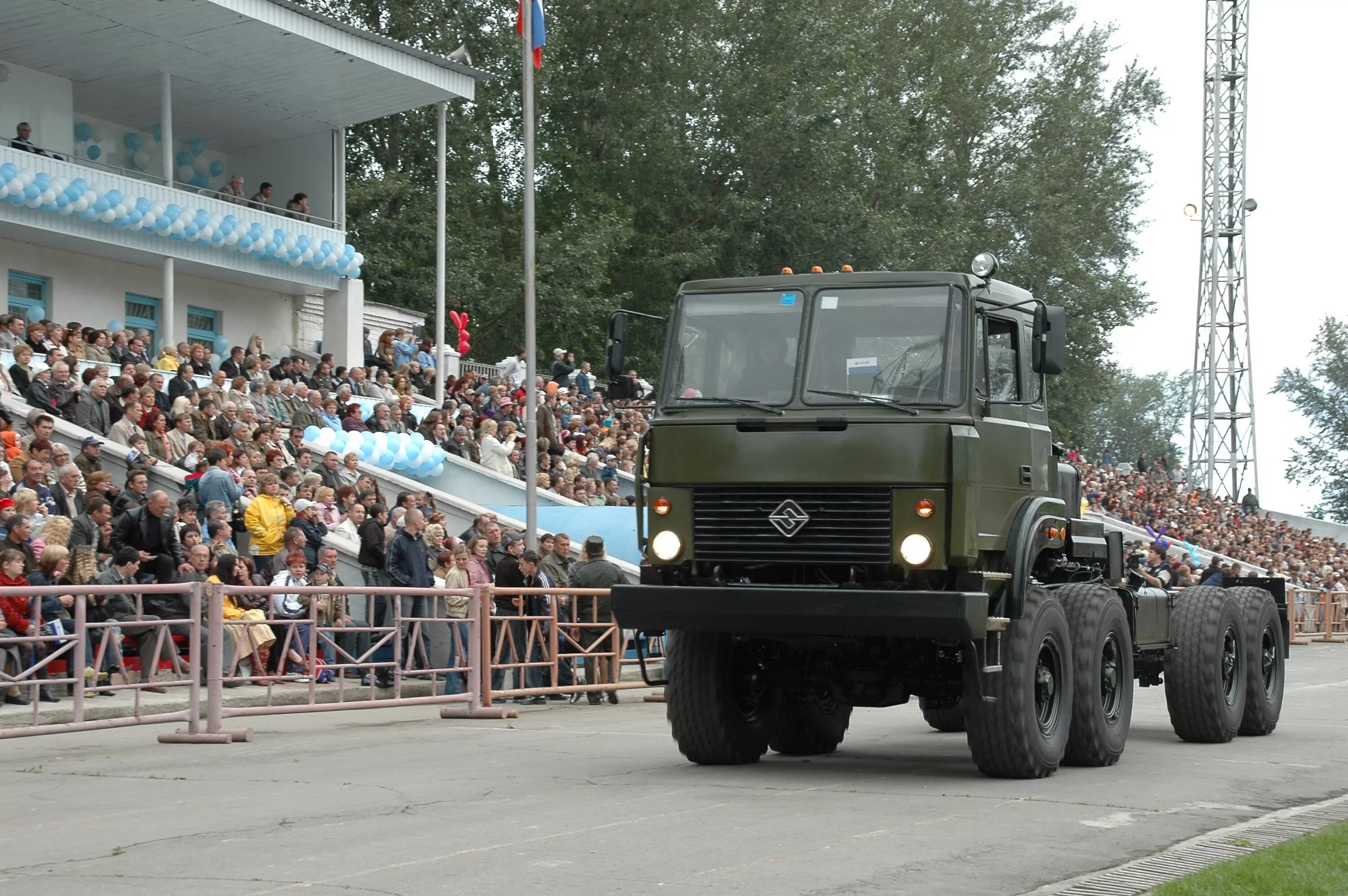 Автомобиль урал город. УРАЛАЗ Уральский автомобильный завод. Завод Урал Миасс. Машиностроительный завод Урал Миасс. Автозавод Урал Миасс.