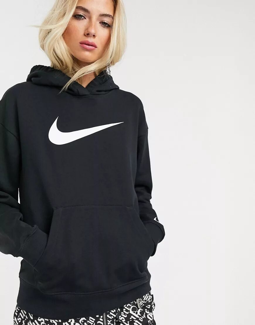 Черная кофта найк. Худи найк найк черная. Nike Swoosh Hoodie Black. Худи чёрное оверсайз найк. Худи черное Nike Swoosh.