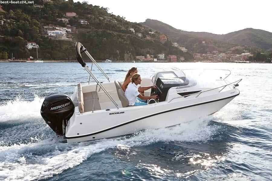 Квиксильвер купить. Катер Quicksilver Activ 510 Cabin. Quicksilver 505 катер. Quicksilver 505 Activ Cabin. Катер Quicksilver Cruiser 470.