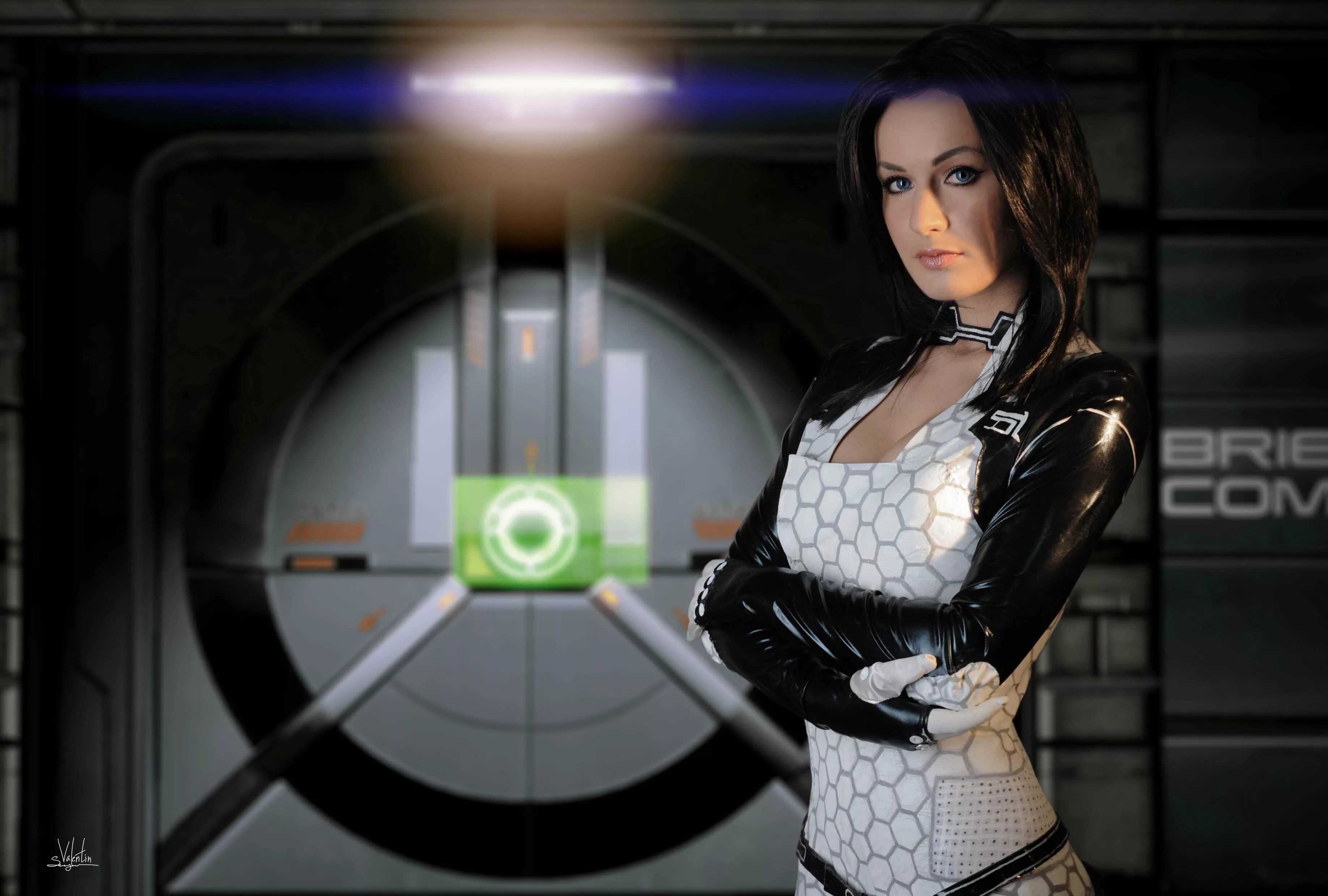 Mass effect девушки. Масс эффект 2 арт. Масс эффект 3 девушка шепард. Mass effect шепард девушка. Масс эффект 3 касуми самара джек миранда.