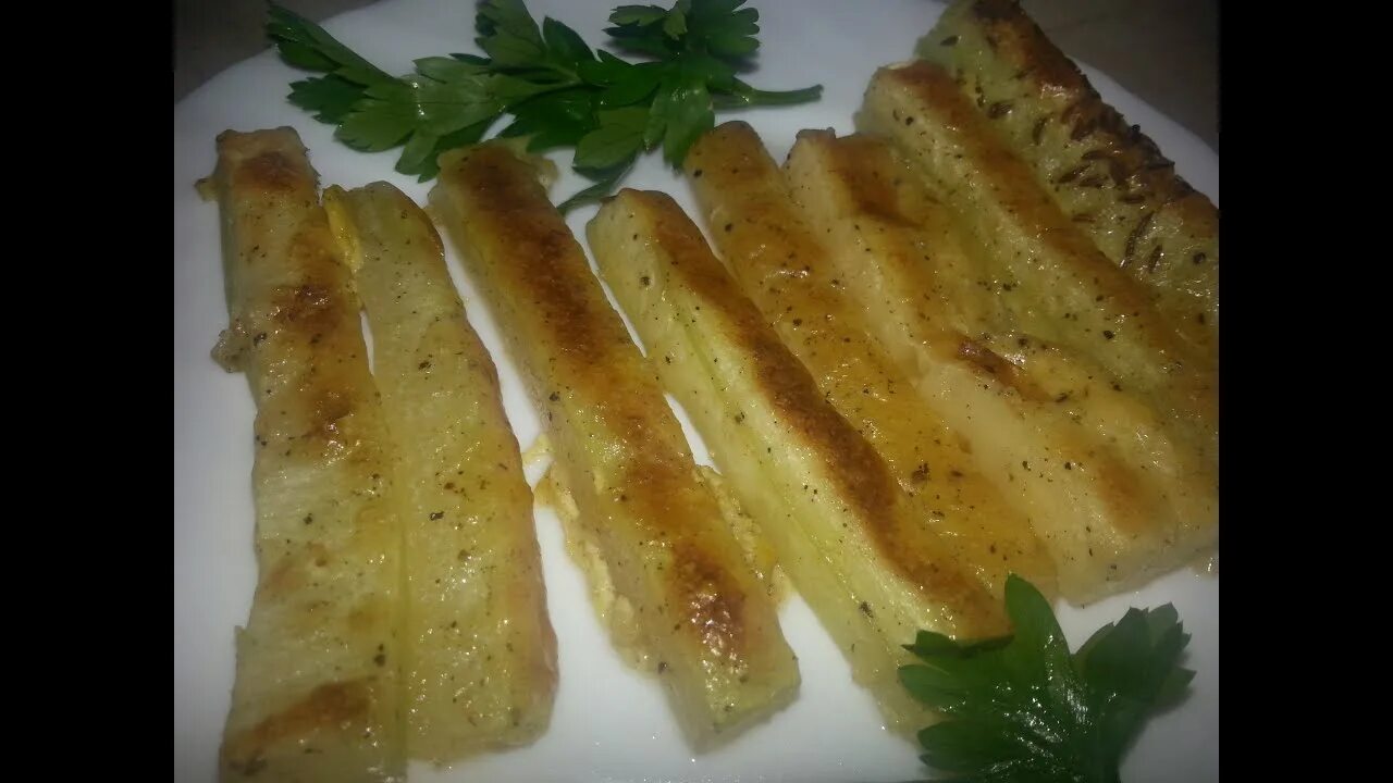 Кабачки в кляре с сыром в духовке. Палочки цукини. Кабачки в кляре с чесноком. Кляр для кабачков в духовке. Кабачки в кляре с панировочными сухарями.