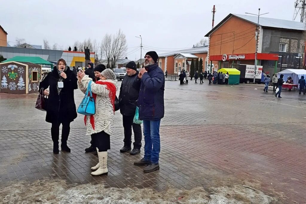 Рынок Бутурлиновка. Новый парк в Бутурлиновке Воронежской области. Бутурлиновка туризм. Знаменитости в Бутурлиновке. Погода бутурлиновка на 10 дней воронежской области