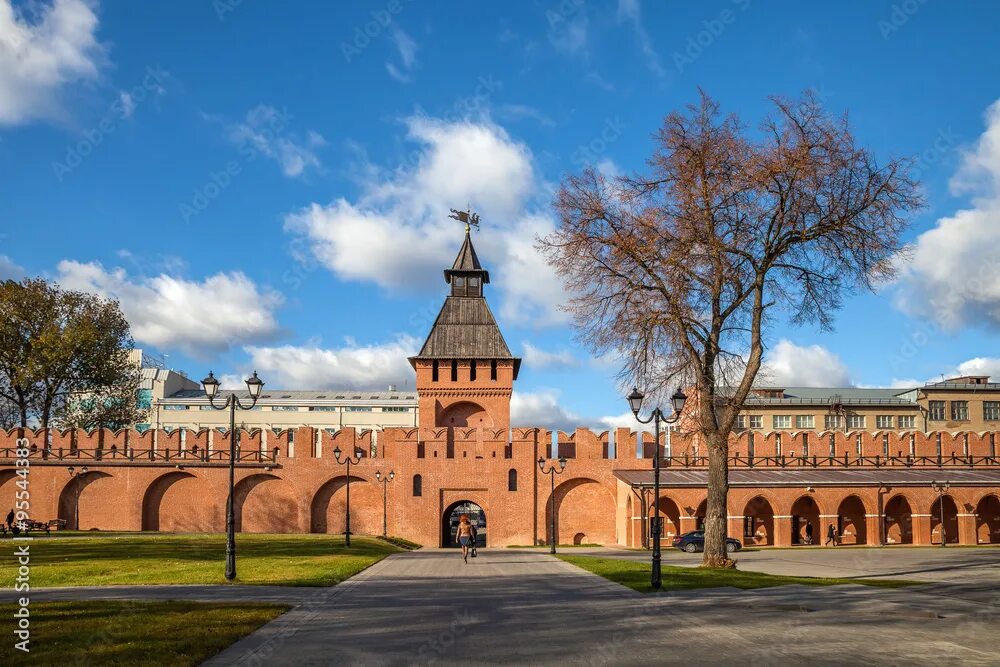 Кремль в городе тула. Башня пятницких ворот тульского кремля. тульский кремль тула. тульский кремль панорама. архитектура тулы кремль.
