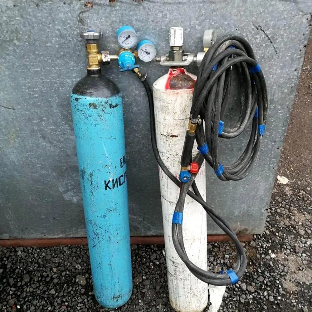 Баллон кислородный 40 л св000000061. Сварочный баллон с кислородом. Горелка сварочная кислород ацетилен. Ацетиленовый кислородный баллоны сварка. Баллон кислородный 40 -150у (новый, 40 л пустой) производитель пмтз.