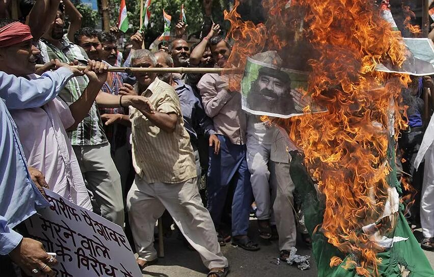 Межрелигиозный конфликт индия и пакистан. Индия и пакистан конфликт. Противоречия индии. Противоречия индии. Индия и пакистан конфликт кашмир.