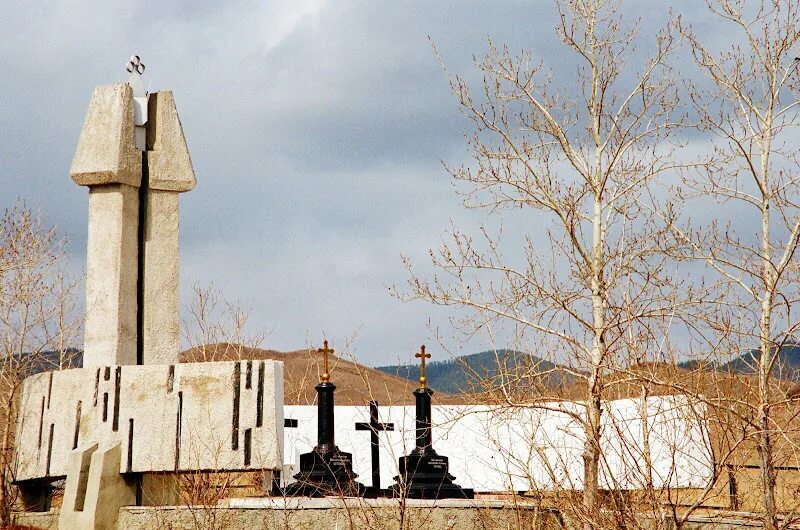 Погода в новоселенгинске. Мемориал Декабристов в Новоселенгинске. Памятник декабристам Новоселенгинск. Могила Бестужева Новоселенгинск. Новоселенгинск Бурятия музей Декабристов.