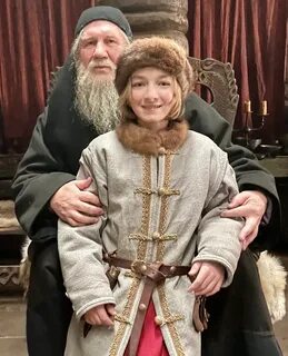 Үлкен сиськи бар байланған әйелдердің Пежнясы