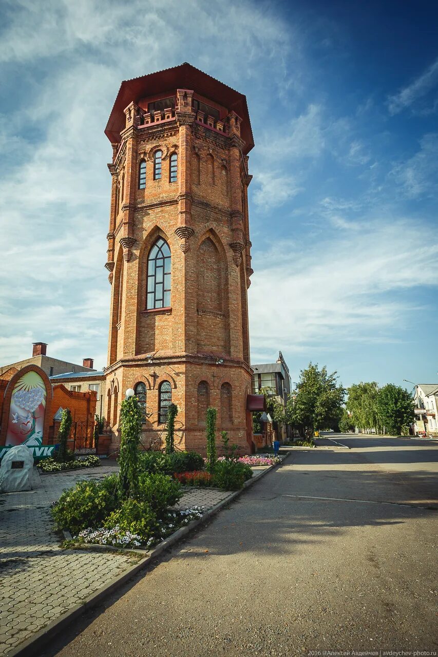 Оренбургская область г бузулук. Водонапорная башня Бузулук. Водонапорная башня. Бузулукский район. Достопримечательности Бузулука водонапорная башня. Водонапорная башня Оренбург.