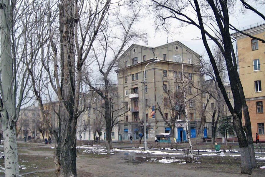 Волгоград ул дзержинского фото Волгоградские художники нарисовали дома Тракторозаводского района