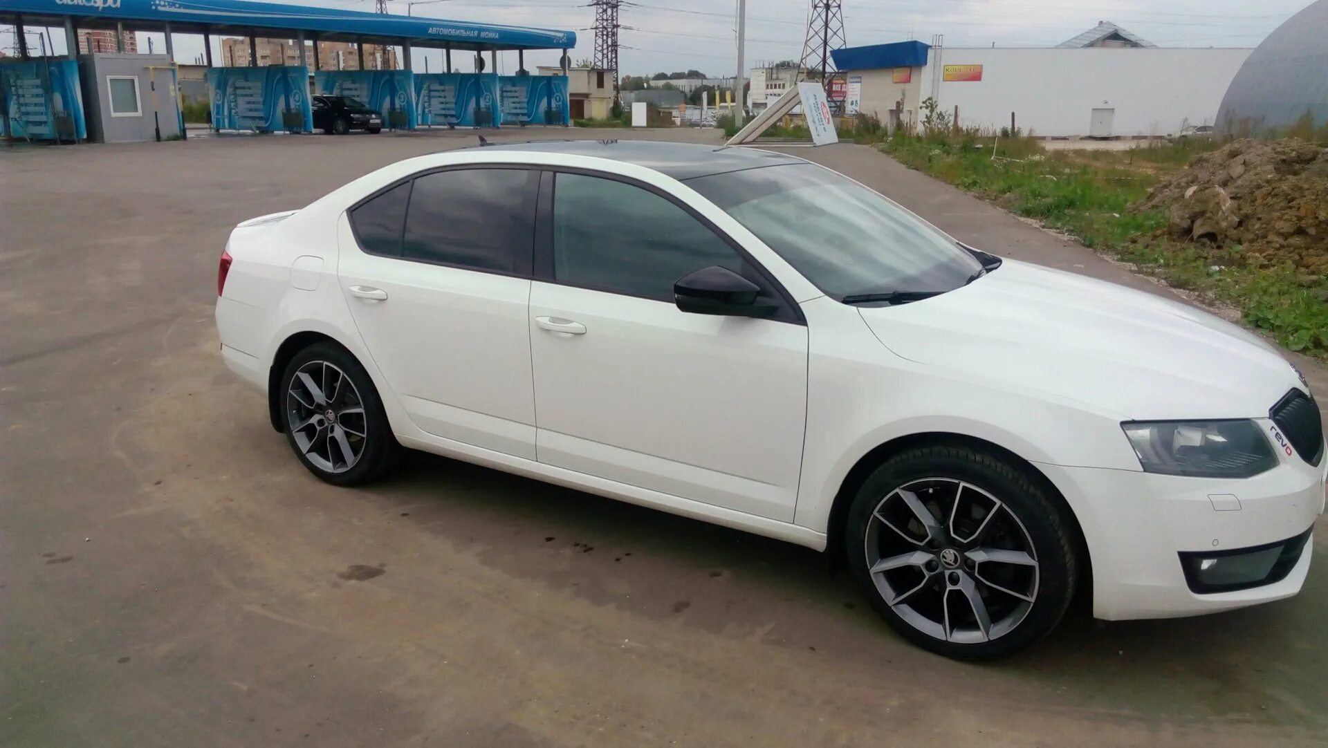 Какие диски на октавии а7. Skoda octavia a7 диски r17. диски шкода октавия а7 r17. skoda octavia a7 на 18 дисках. skoda octavia a7 белая r18.