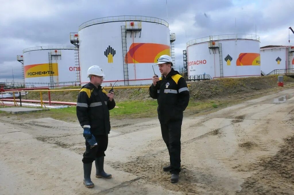 Сиз в нефтегазовой отрасли. Нефтегазовое дело. Вахтовый метод работы. Охрана месторождений вакансии. Работники севера.