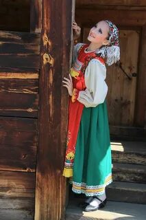 Девичий русский народный костюм