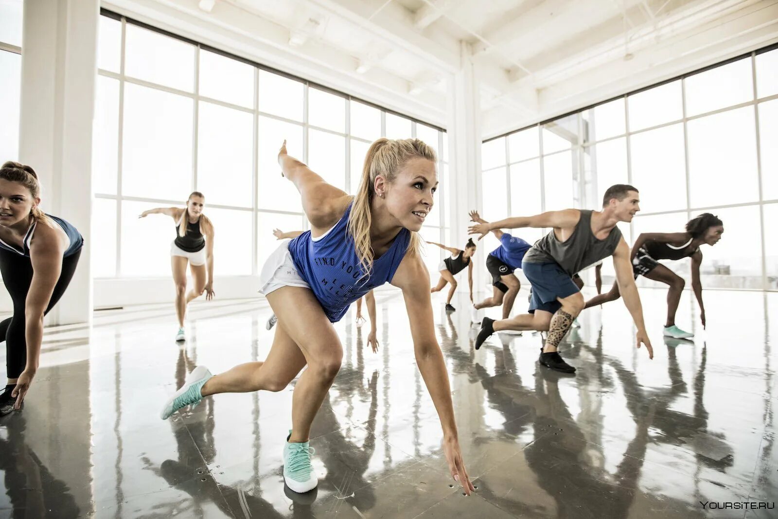 Фитнес лес Миллс. Групповые тренировки les Mills. Les Mills Tone тренировка что это. Функциональная тренировка. Функциональная подготовка спортсмена