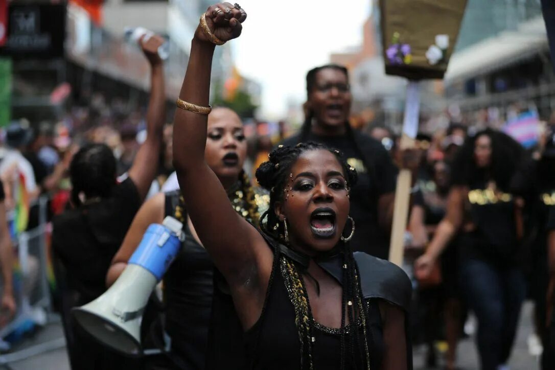 Блэк лайвс. Движение Блэк Ливс Мэттер. Black Lives matter 2013. Черная Америка. Движение чернокожих
