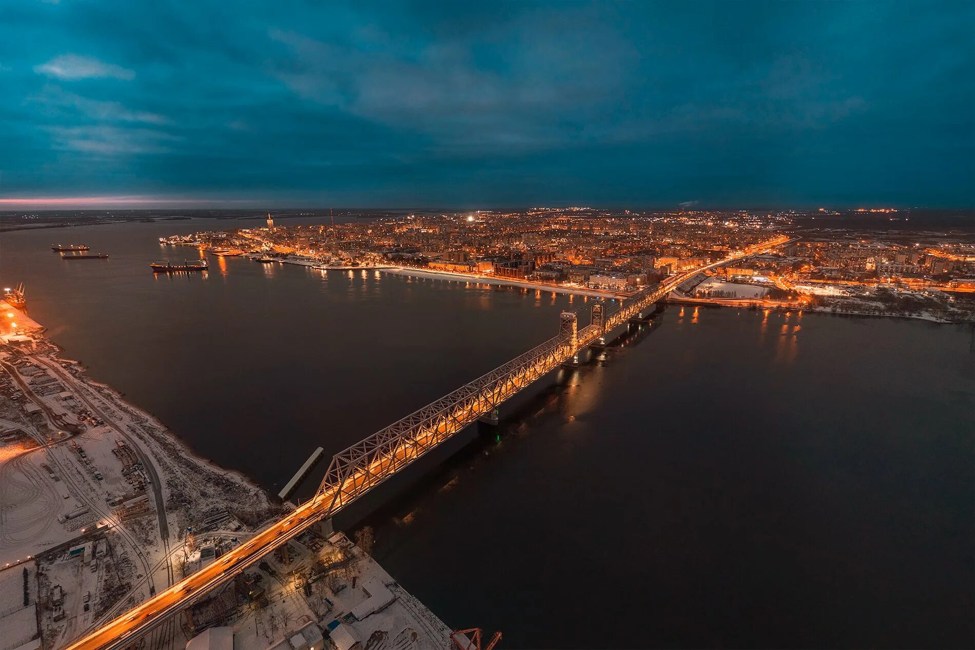 Высота пролета крымского моста. Железобетонные опоры мостов. Высота моста с 2. Макаровский мост высота. Мост миллениум казань.