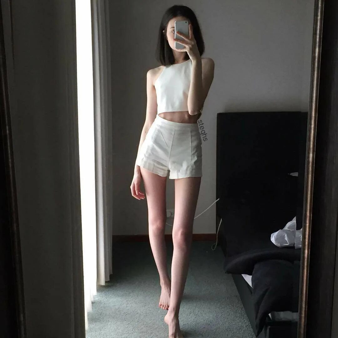 Худая фигура девушки. Shy skinny. Бледные худые девушки. Стройные девушки с интимной стрижкой. Худощавая девушка.