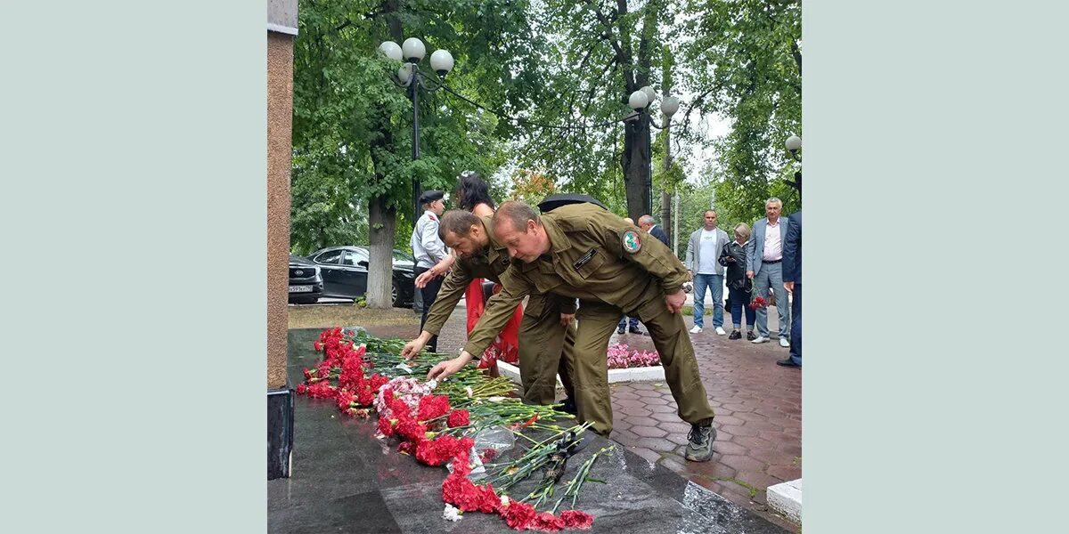 День ветеранов боевых действий 2024. Военные памятники. Мемориальные плиты ветеранам. Вспомни павших солдат. Похороны военных с почестями в Электростали.