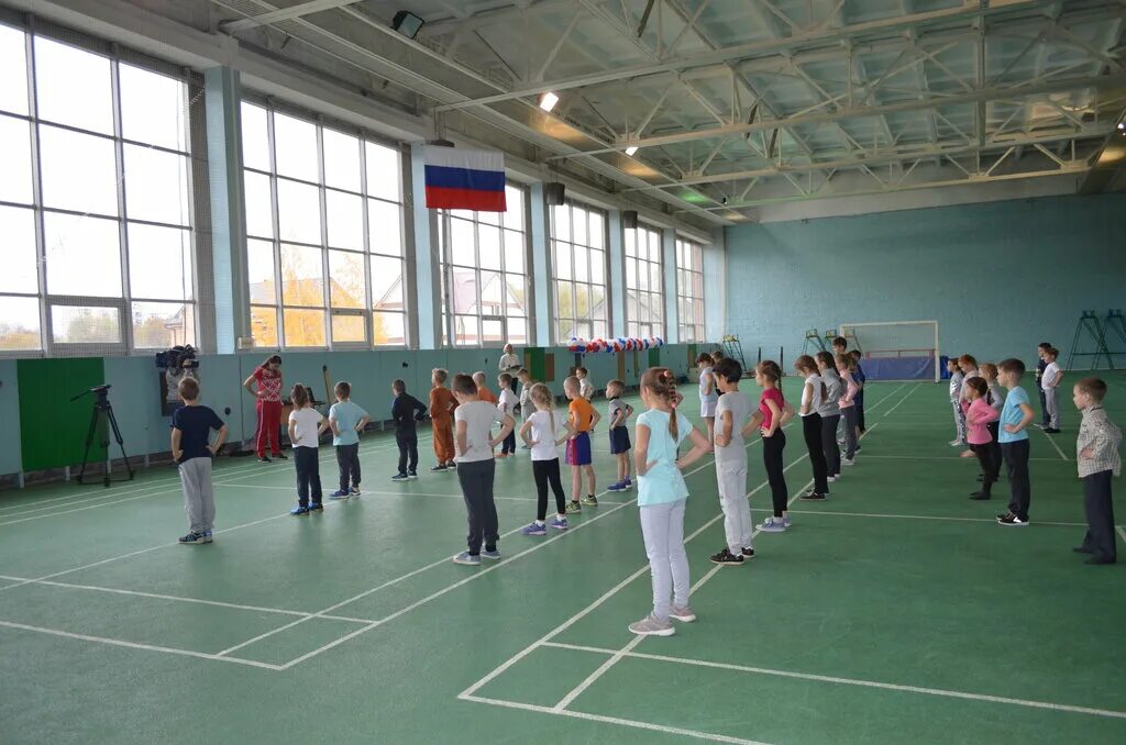 Бассейн калуга. Бассейн калуга центральный дворец. Спортивная школа труд калуга. Спорткомплекс труд калуга. Сш труд калуга.