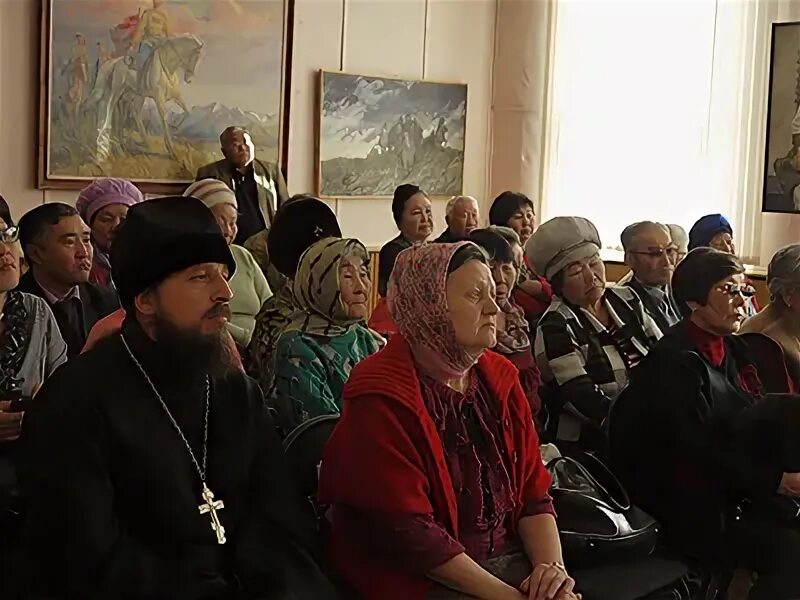 Православные церкви в ордынский период. Усть-Ордынское благочиние священники. Усть-Ордынский храм настоятель. Усть-Ордынская Церковь. Усть Ордынская Церковь на Советской.