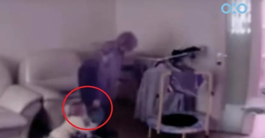 снимки скрытой камерой. установил камеру жена изменяет. скрытое видеонаблюдение за женой. скрытая камера в квартире. измена жены видеонаблюдения в квартире.