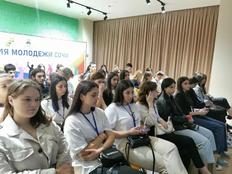 Всемирный фестиваль молодёжи и студентов в сочи. Открытие подростковых центров. Сочи студенты. Детский шахматный турнир. Сочи студенты.