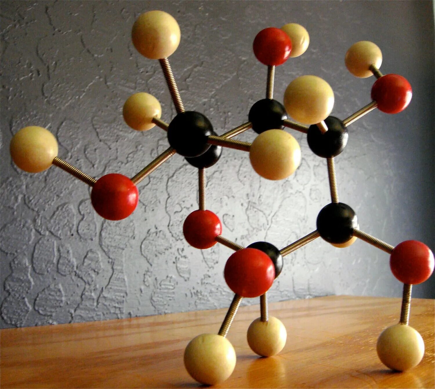 Модели материала. Модель молекулы. Модель молекулы своими. Модель молекулы интересная. Модель молекулы поделка.