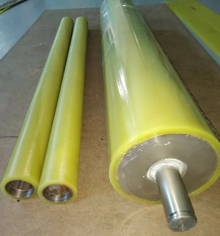 Вал для гуммирования. Полиуретановый вал. Вал обрезиненный. Полиуретановый вал 600 мм. Полиуретан валы.