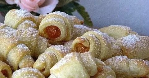 Рогалики с сахаром из дрожжевого теста