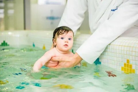 Ребенок после бассейна