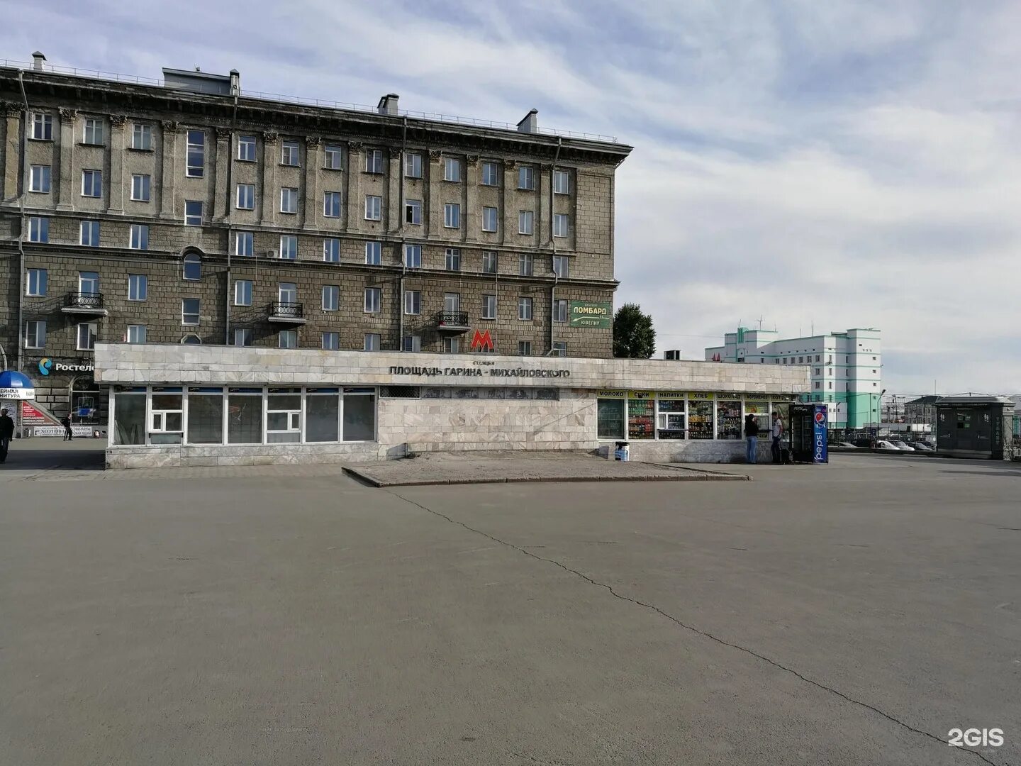 Площадь гарина. Площадь гарина. Площадь гарина-михайловского в новосибирске. Площадь гарина. Вокзал новосибирска привокзальная площадь.