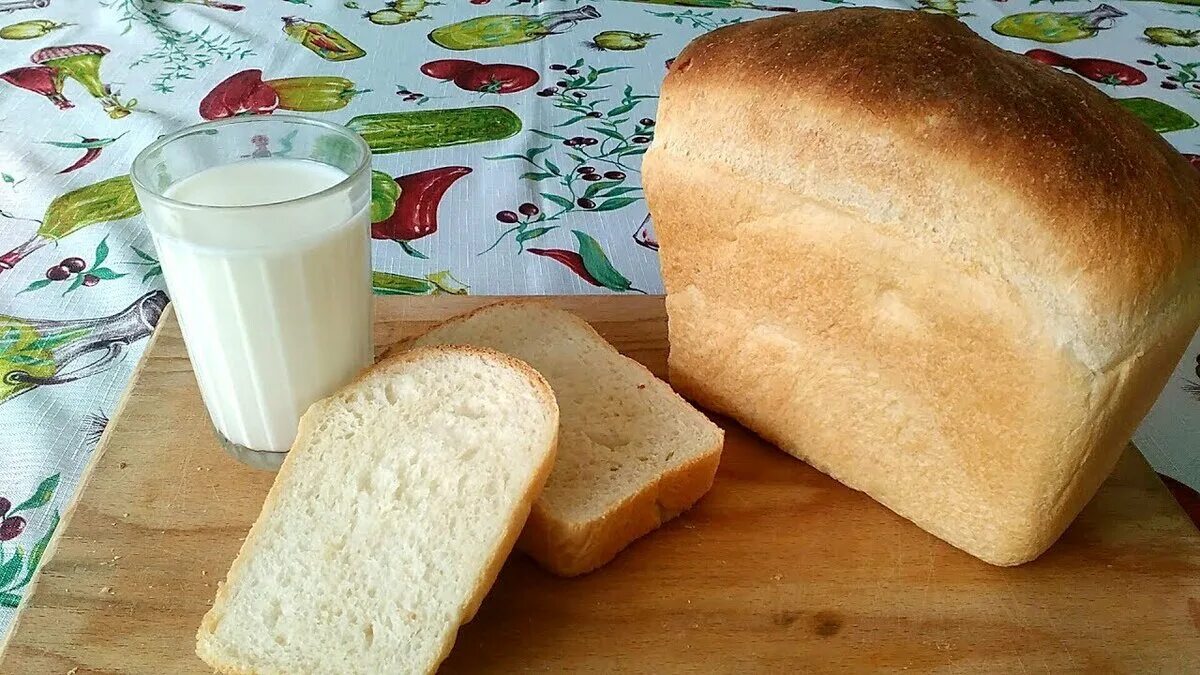 Домашний хлеб. Белый хлеб в духовке. Домашний белый хлеб. Вкусный домашний хлеб.