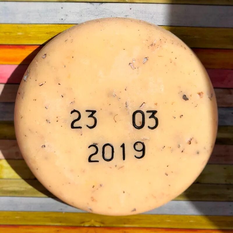 Сыры фасованные. Маркировка сыра цифрами. Дата на сыре. Сыры маркируют. Маркировка сыров.