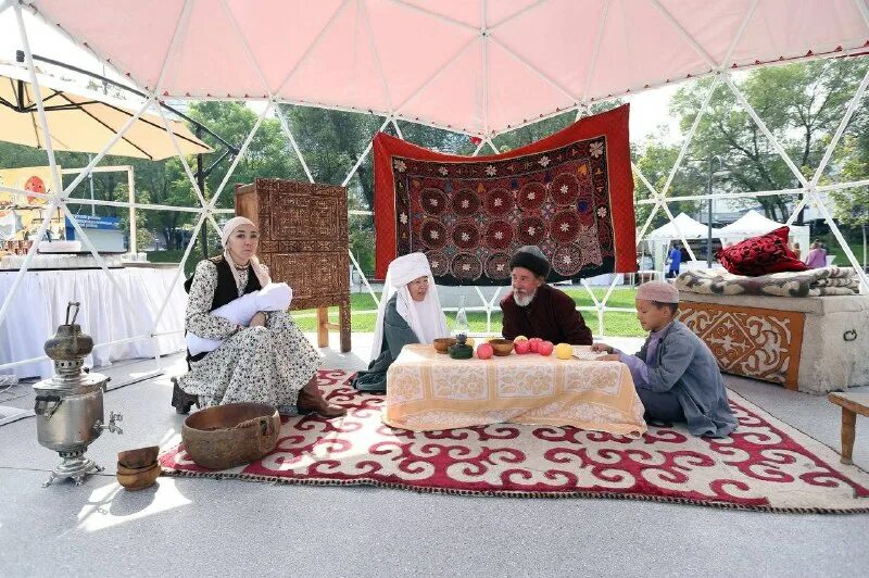 зазеркалье аниматоры самара. с днём города алма-ата. день рождения алматы. как в астане отпразднуют день столицы. день рождения алматы.