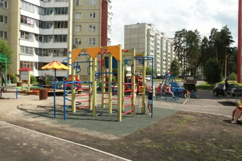 Дворы электрогорск. Благоустройство дворовых территорий электрогорск ул. Благоустройство дворов в коврове. Детские площадки во дворе. Дворовые территории химки.