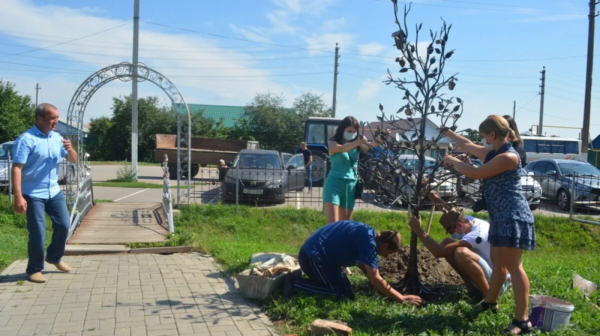 Погода воробьевка воронежская на 14 дней. Воронежская область Воробьевский район с Воробьевка. Воробьевка Воронеж село. Воробьёвка Воронежская область площадь. Аллея молодоженов Воронеж.