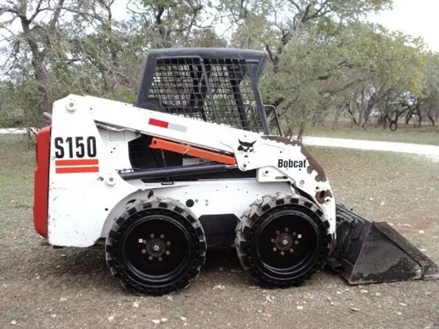 Расход топлива bobcat. Бобкэт s150. Bobcat s160. Бобкэт s130. Трактор погрузчик Bobcat s160.