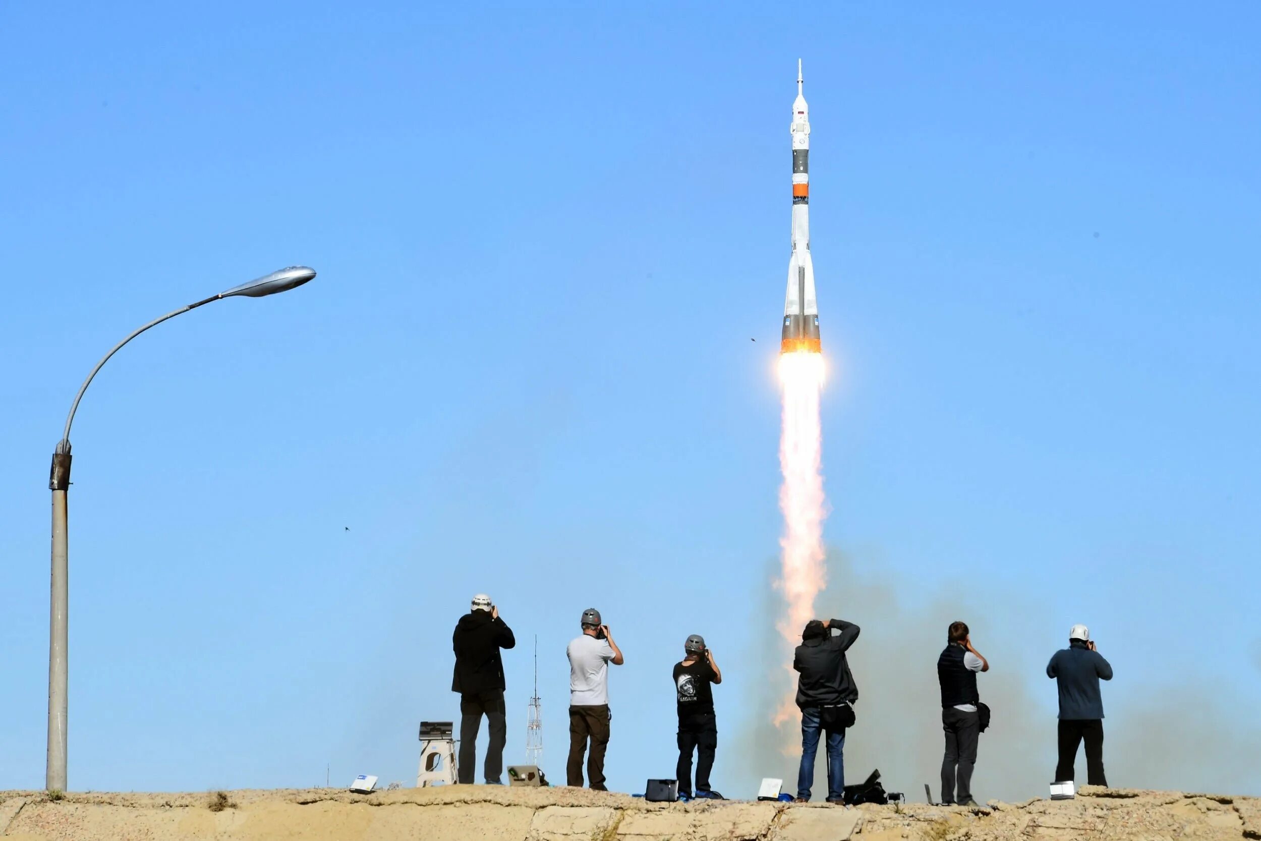 Полет ракеты в космос видео. Soyuz Rocket. Взлет ракеты с Байконура. Запуск космической ракеты. Ракета в полете.