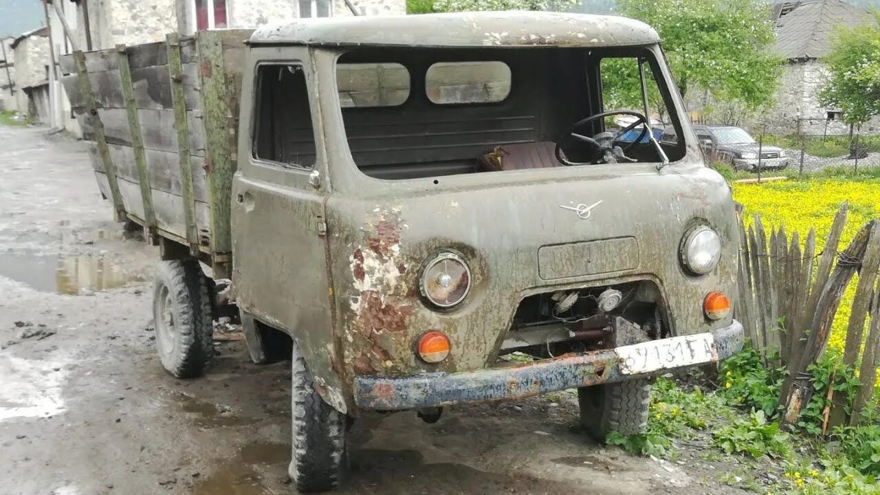 Уаз 452 головастик. Уаз бортовой старый. Уаз 3303 бортовой бежевый. Уаз бортовой старый. Уаз 3303 бортовой.