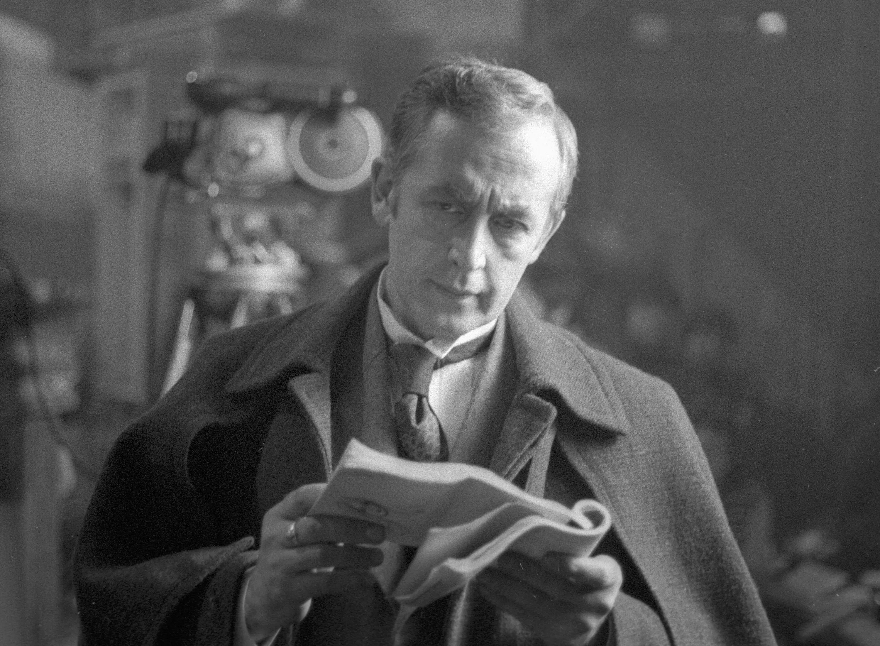 Ливанов василий борисович. Василий ливанов шерлак хомс. Василий лимонов шерлок холмс. Василий ливанов холмс. Ливанов василий борисович.