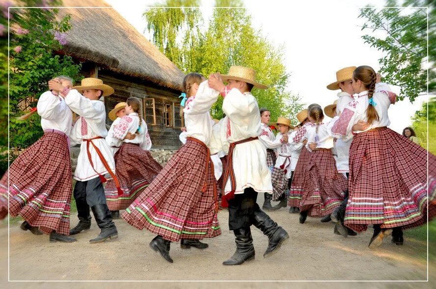 Белорусские национальная культура. Лявониха белорусский народный танец. Танец Лявониха белорусский народный танец. Фольклор Белоруссии. Народные танцы фольклор.