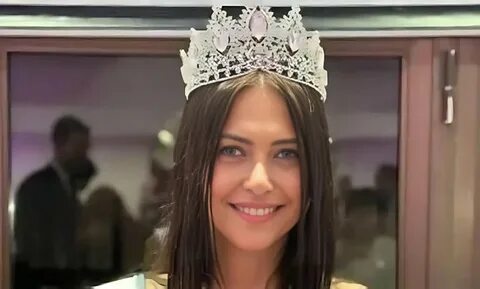 A 60 anni è in gara per Miss Universo La storia incredibile della giornalis...