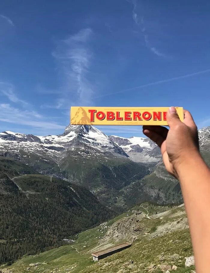 Горячий travel. Самый большой Таблерон. Toblerone. Маттерхорн Таблерон. Тоблерон гора в Швейцарии.