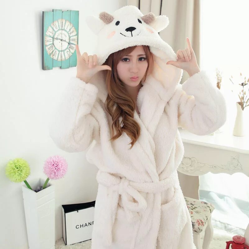 милый халат. девушка в розовом халате. зимняя ночнушка. смешные халаты женские. милый халат для девушек.