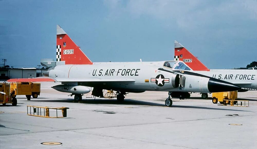 Convair f-106. F-102 самолет. ф-102 самолет. F 102. конвэр f-102а.