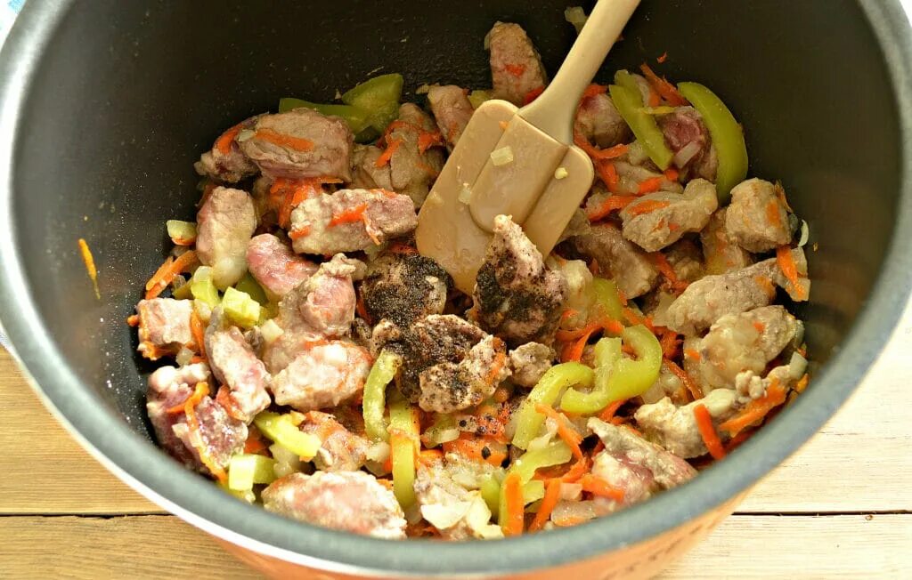 Свинина с овощами рецепт пошаговый. Свинина с овощами в мультиварке. Макароны с овощами в мультиварке. Мясо с овощами в мультиварке рецепты. Рецепт в мультиварке подлива из свинины.