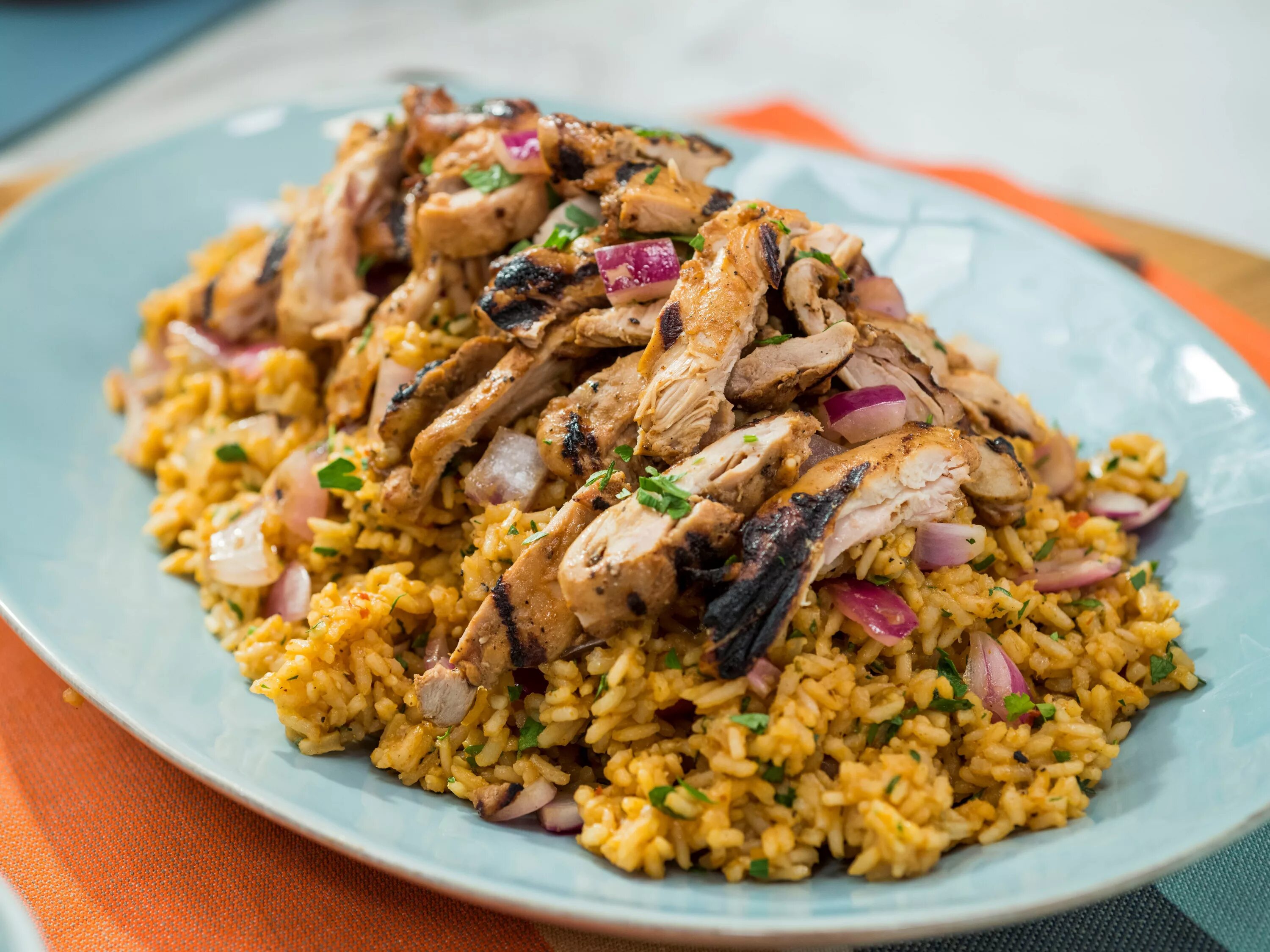 Рис с сладкой курицей. Арроз кон Пойо в Перу. Чикен спайси с рисом. Rice Egyptian Chicken Recipe. Grilled Rice.