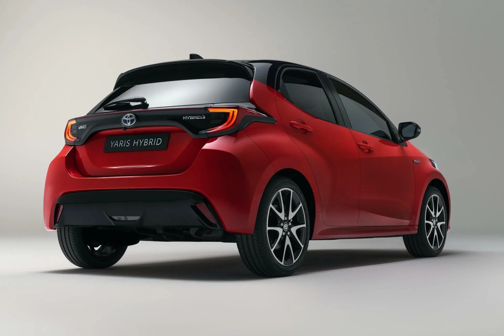 Toyota yaris 2020. Toyota yaris 2020. Тойота ярис 2020 отзывы. Тойота yaris 2020. Тойота ярис гибрид 2020.