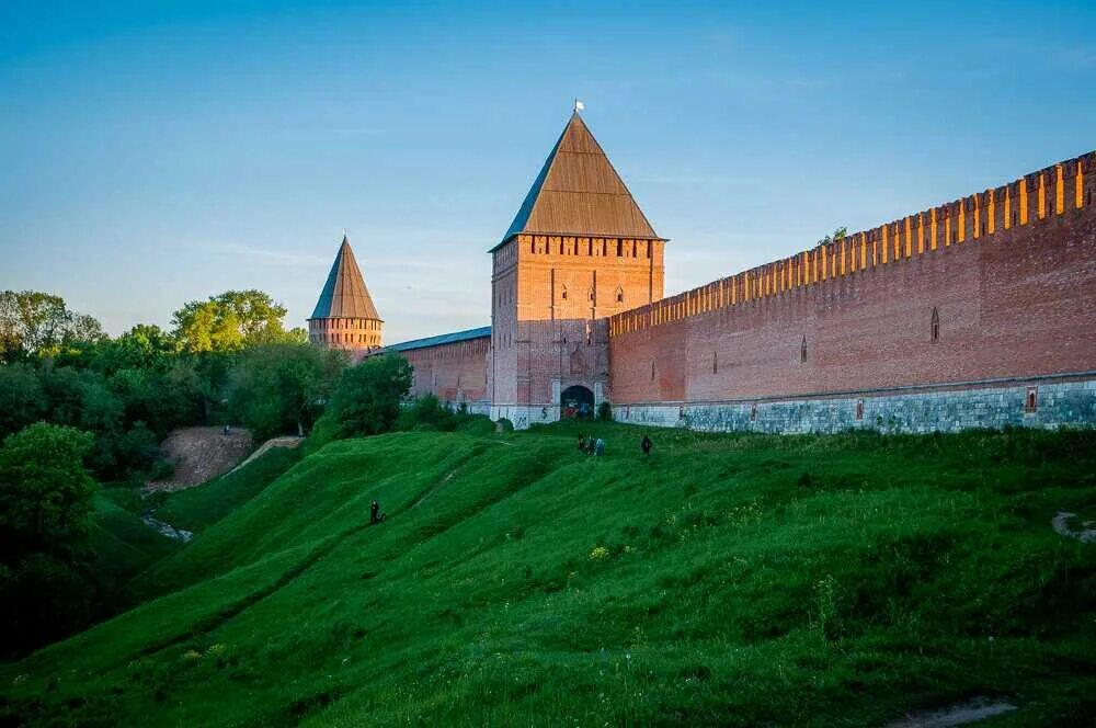 Кремли и крепости 7. Смоленская крепость Смоленск. Город Смоленск Смоленская Крепостная стена. Смоленская крепость 16 век.