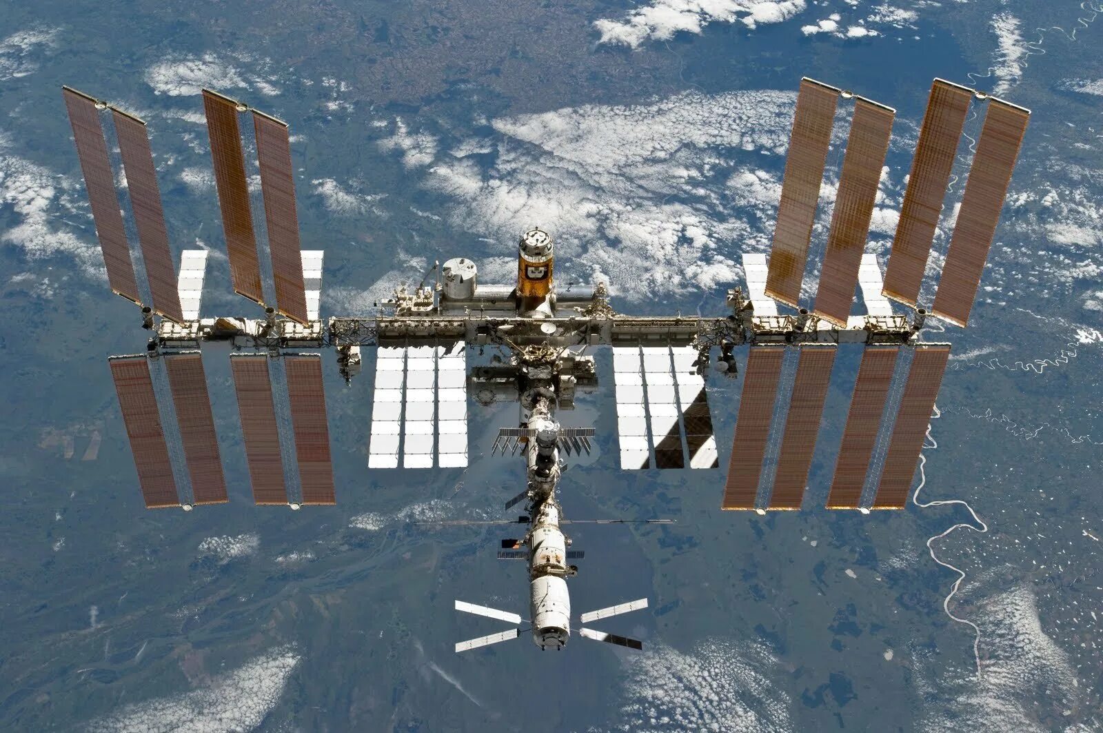 Мкс фото. Международная Космическая станция МКС. Международная Космическая станция ISS. МКС 1999. Space Station МКС.